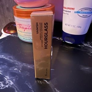 Hourglass concealer